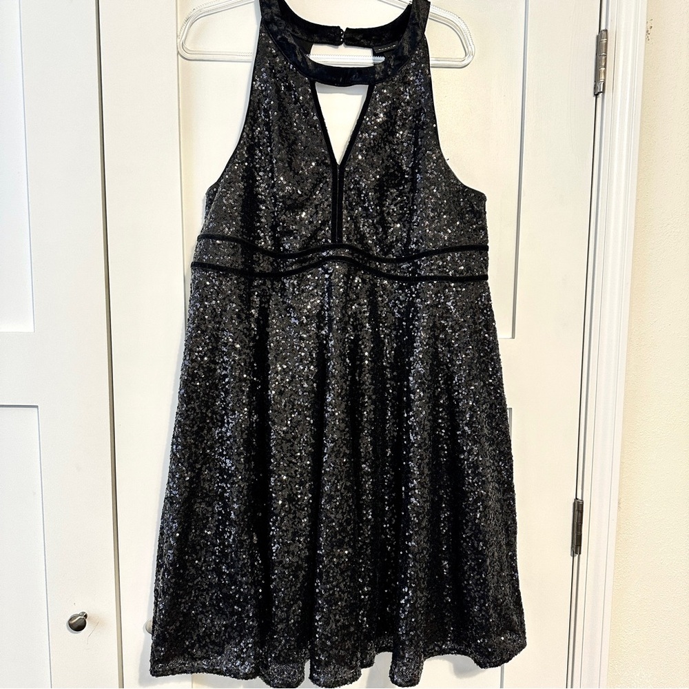 Torrid Women’s Black Sequin Halter Neck Velvet Detail Babydoll Dress • Sz 18
